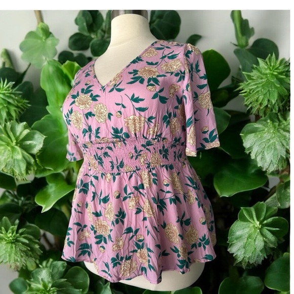 NWT! Floral V-Neck Wide Smock Elastic Waist Top Size 14-16 or 1X - Picture 2 of 8